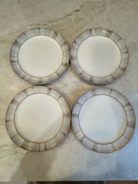 Denby Truffle Layers Dinner plate. Set of four. No chips, some wear on center
